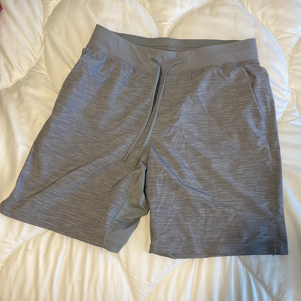 Lululemon Men Large T.H.E. Linerless Short 9" Heather Allover Sea Salt Light